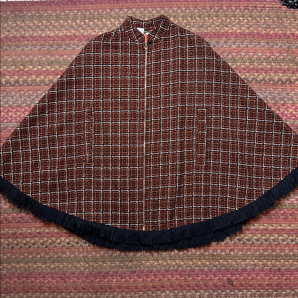 Vintage Red and Black Geometric Zip-Front Cape Jacket - Picture 4 of 6